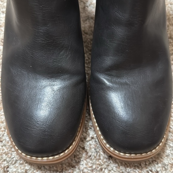 KORKS Black Leather Women's Voilet Bootie - Picture 4 of 8